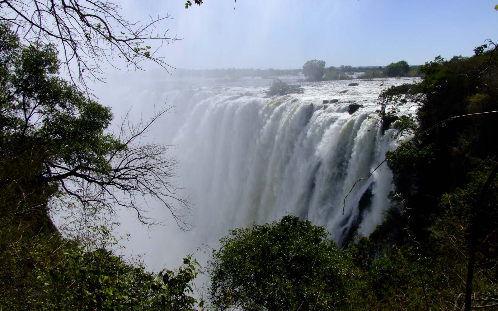 Grandiose Erlebnisse bei dem Naturwunder der Viktoria Fälle