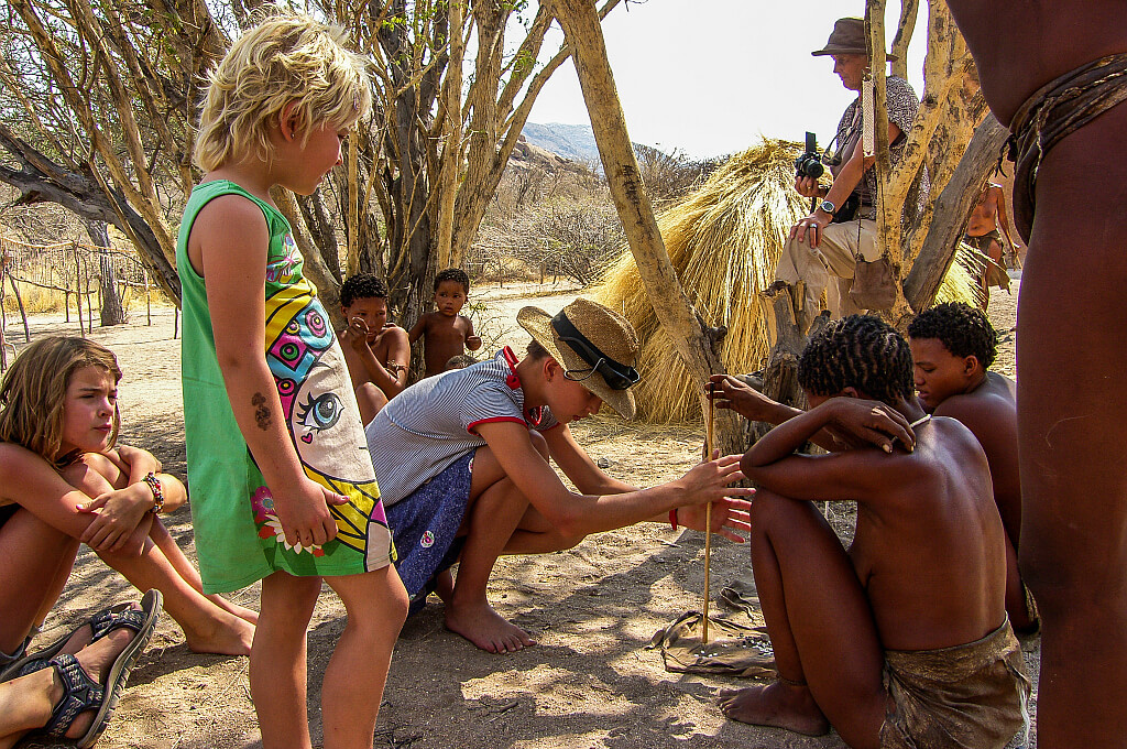 Für Kinder ist der Besuch bei den San besonders interessant
